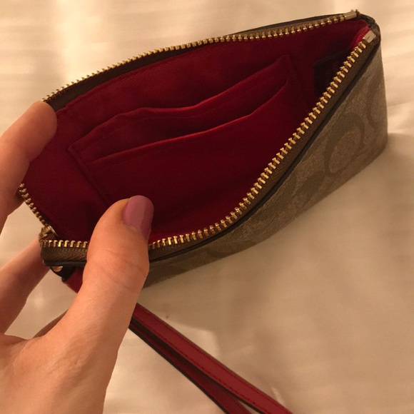 Coach Wristlet NWOT - Picture 3 of 3
